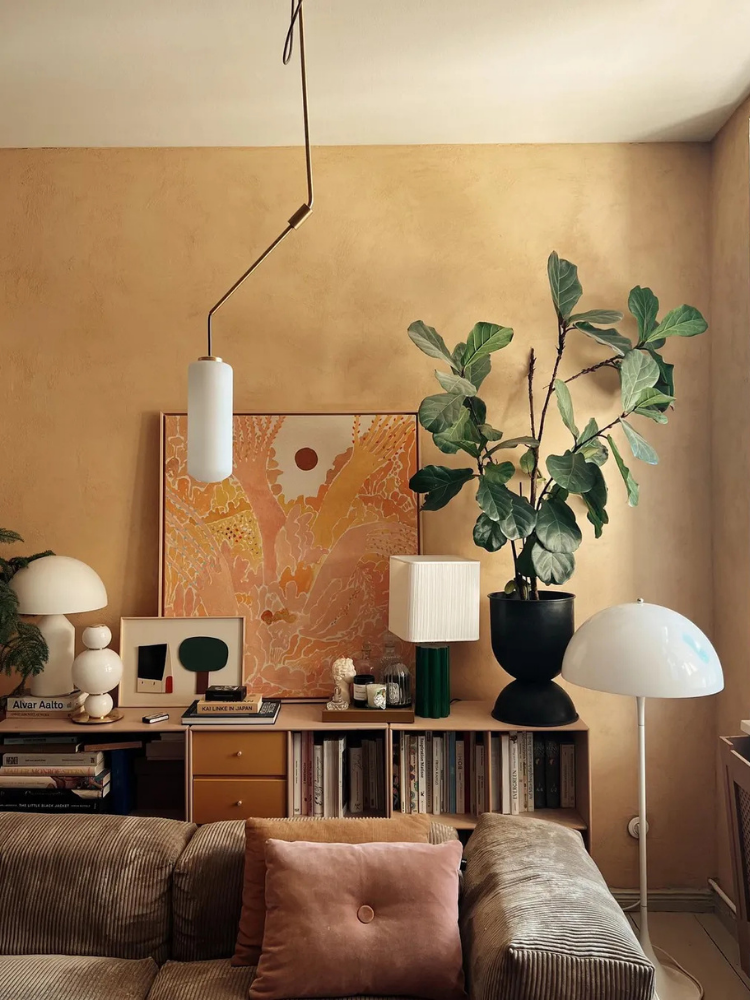 Hourglass Pot - Small - Black