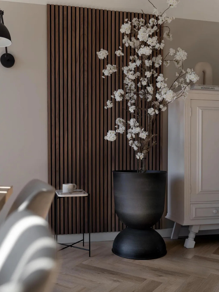 Hourglass Pot - Large - Black