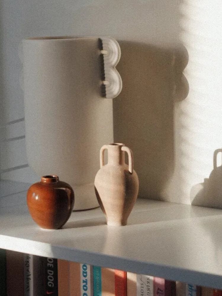 Ary Mini Vase - L - Sand (Sample)