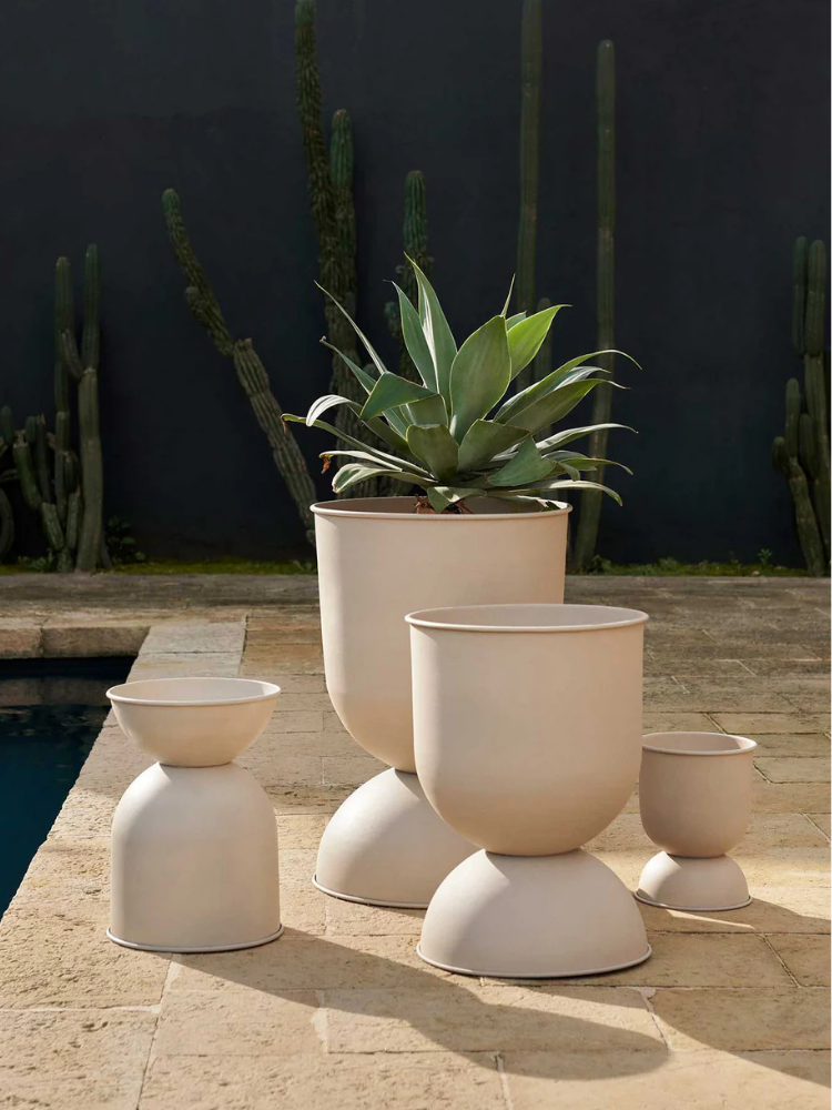 Hourglass Pot - Extra Small - Cashmere