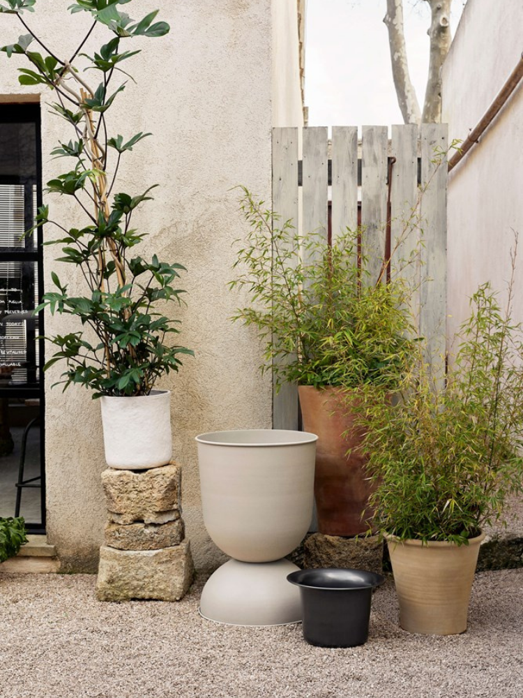 Hourglass Pot - Large - Cashmere